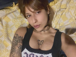 KiaraHernandes - Live sex cam - 26550296
