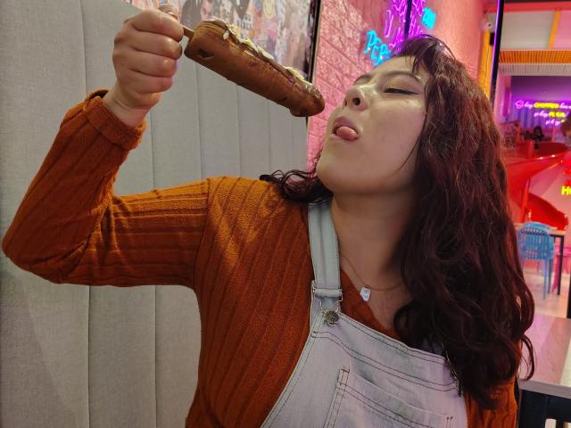 NoemiThornee - Live Sex Cam - 26556034