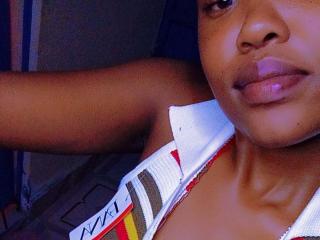 QueenEyeCandy - Live sex cam - 26558570