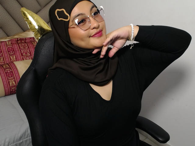 HelueJamil - Live Sex Cam - 26559126