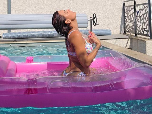 JuneLaFrenchie - Live porn &amp; sex cam - 26562018