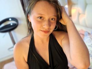 LilouMoretti - Live porn &amp; sex cam - 26563190