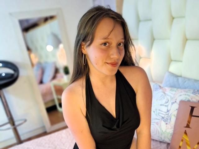 LilouMoretti - Live sex cam - 26563194