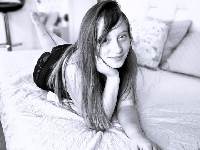 LilouMoretti - Sexe cam en vivo - 26563202
