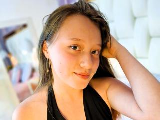 LilouMoretti - Live porn &amp; sex cam - 26563210