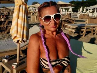 ChaudeEvely - Live porn &amp; sex cam - 26563362