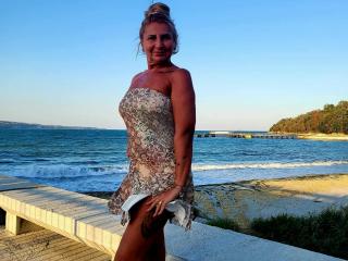 ChaudeEvely - Live porn &amp; sex cam - 26563390