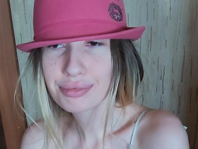 ElzaKomx - Live porn &amp; sex cam - 26565678