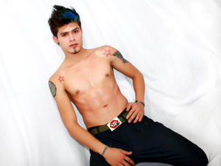 KenWill - Chat cam hot with this Horny gay lads with toned body 