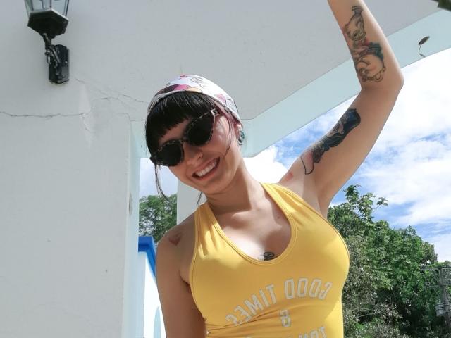 SaraleePoison - Live sex cam - 26568210