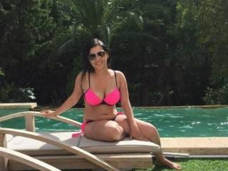 VanessaRubby - Chat sex with a well built Young and sexy lady 