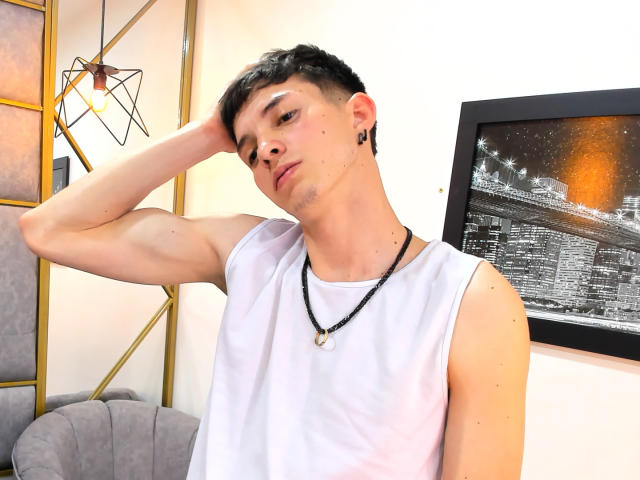 JheamPiero - Live porn &amp; sex cam - 26603146
