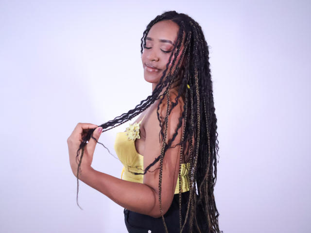 NaomiReyes - Live sex cam - 26615714
