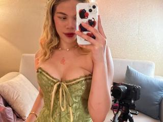 EmmaRiveraa - Live Sex Cam - 26626906