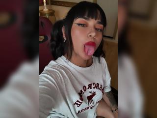 KarinaBlake - Live Sex Cam - 26631366