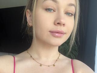 HollyCandyX - Live sex cam - 26647174