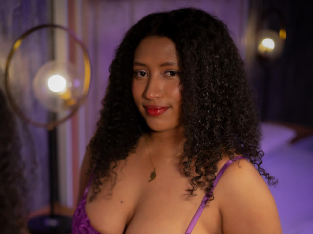 KarinaLovey - Live sex cam - 26647182