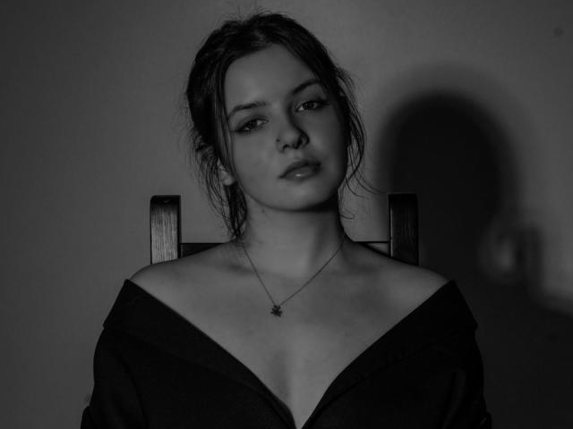 AnnaGlamorous - Live Sex Cam - 26647194