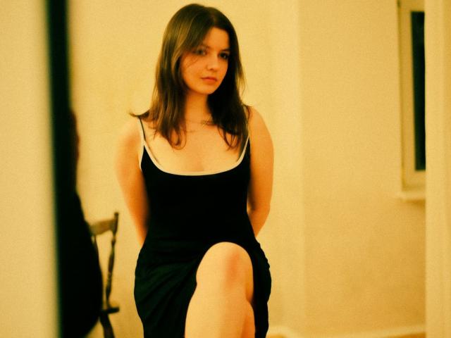 AnnaGlamorous - Live Sex Cam - 26647198