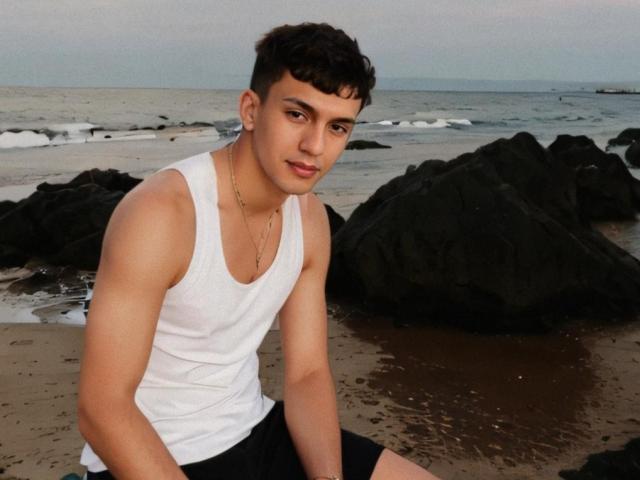 HenrySi - Live sex cam - 26648722