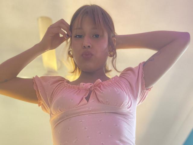 KiaraHernandes - Live porn &amp; sex cam - 26649574