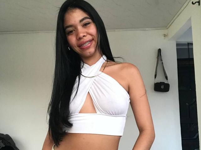 EmaGarces - Live sex cam - 26662050