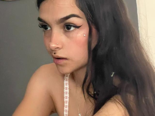 MarietteJones - Live sex cam - 26663010