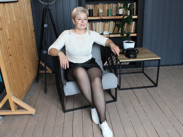 EmiliaGree - Live porn &amp; sex cam - 26685313