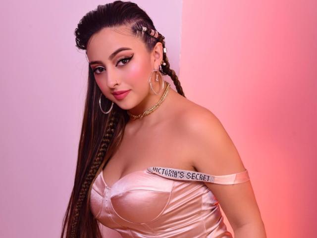 KylieCharm - Live sex cam - 26687317