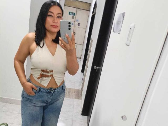 EmaFoxy - сексуальная веб-камера в реальном времени - 26688457