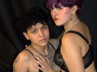 JessAndJade - Live sex cam - 26690985