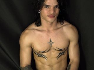 AlexBernal - Live sex cam - 26693361