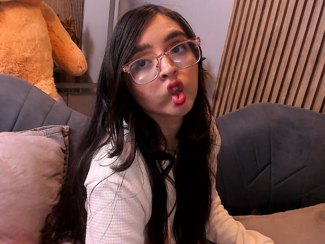 EvaMcAllister - Live Sex Cam - 26704358