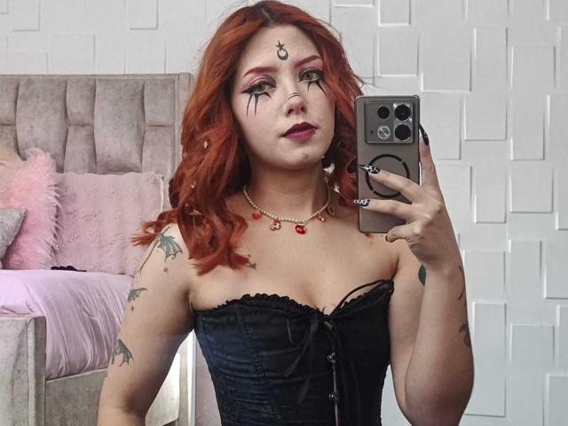 EmmaThomsonn - Sexe cam en vivo - 26704700