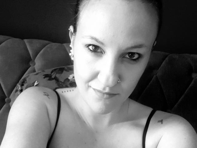 Swissmiss88-hot - Live sex cam - 26714414