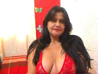 KinkyViolet - online show nude with this well built Sexy lady 