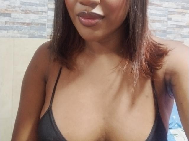 CharlotteBownm - Live sex cam - 26750733