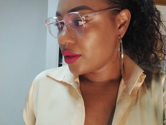 CharlotteBownm - Live sex cam - 26750838