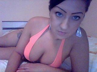 BeauxYeuxx - Video chat xXx with this well built Hot chicks 
