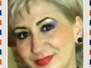 Andalousie - Show live hot with a shaved vagina Sexy mother 