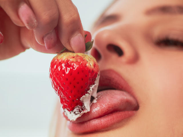 SaraWestt - Live Sex Cam - 26774883