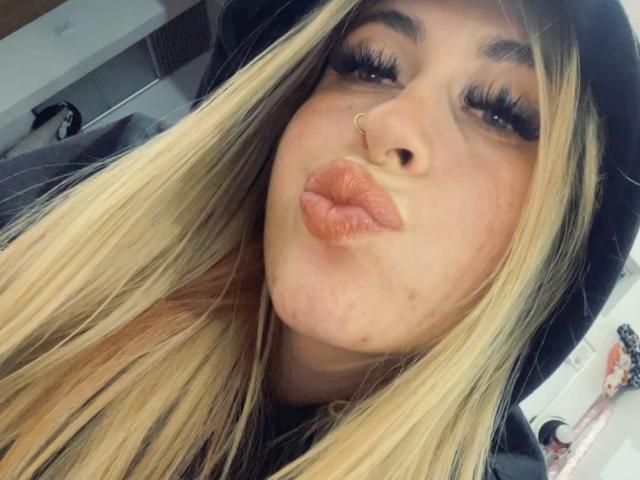 SammyViolet - Live Sex Cam - 26799397