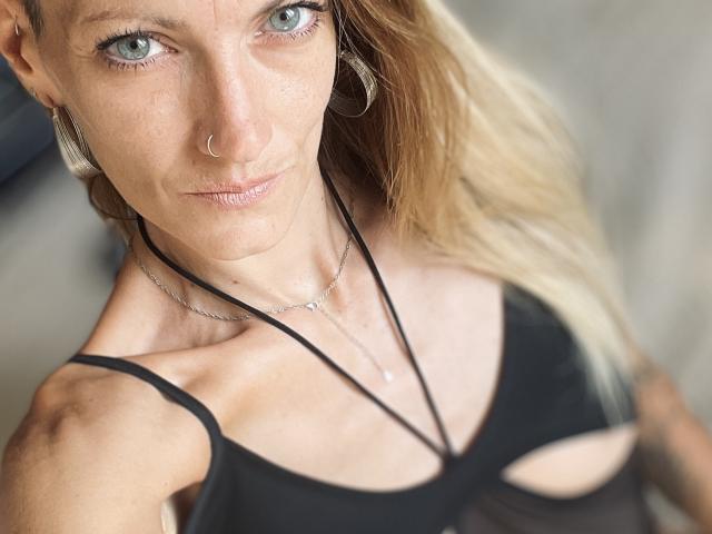 DaneeSoHot - Sexe cam en vivo - 26800153