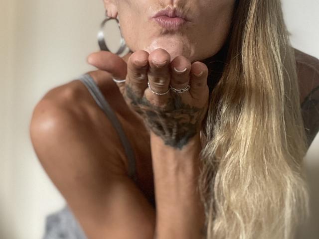 DaneeSoHot - Sexe cam en vivo - 26800363