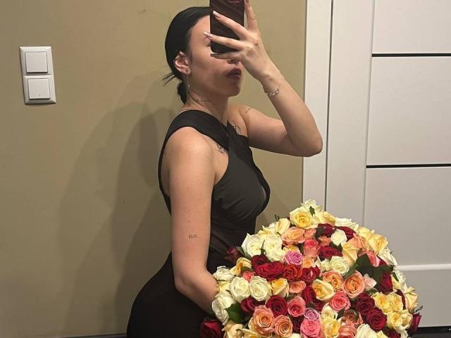 NikkiGoldX - Camera khiêu dâm &amp; quyến rũ trực tiếp - 26818045