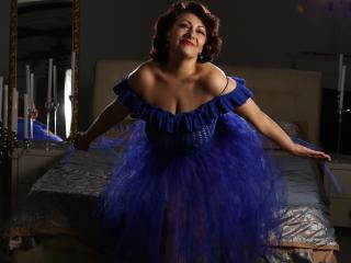 SweetSadieBBy - Chat cam hot with this fat body Sexy mother 