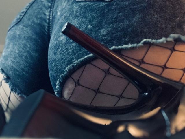 LauraSinnerX - сексуальная веб-камера в реальном времени - 26864252