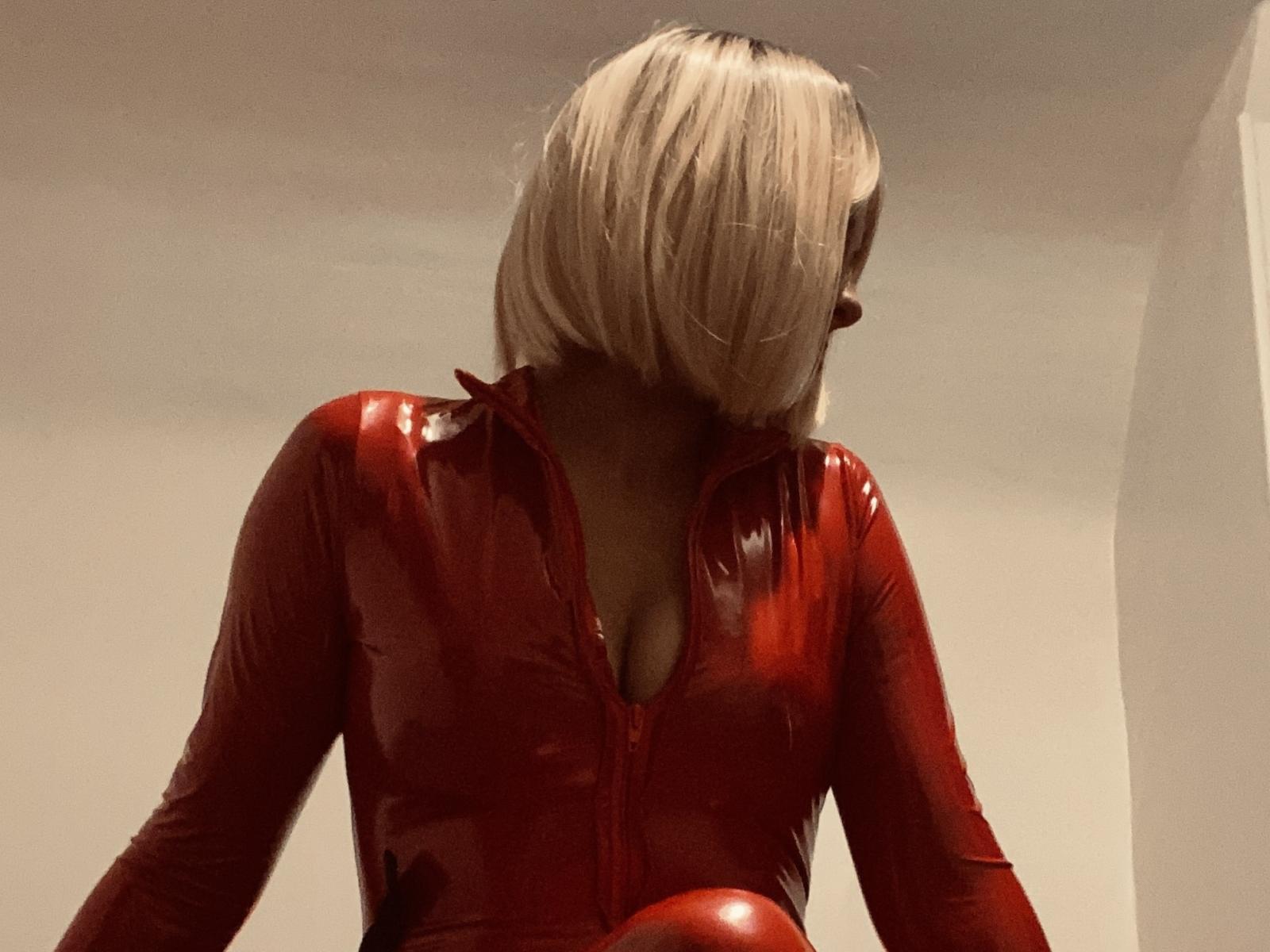 MilaDeesse - Live Sex Cam - 26870300