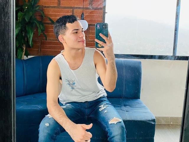 AlessandroMusk - Live sex cam - 26931977