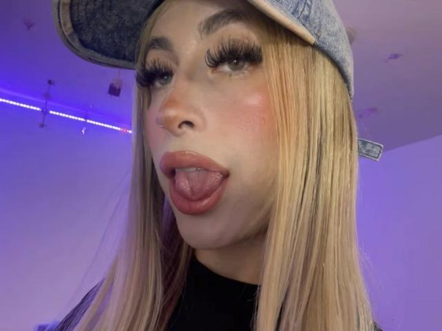 SammyViolet - Live Sex Cam - 26937094